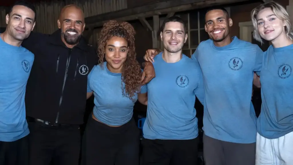S.W.A.T. exiles elenco