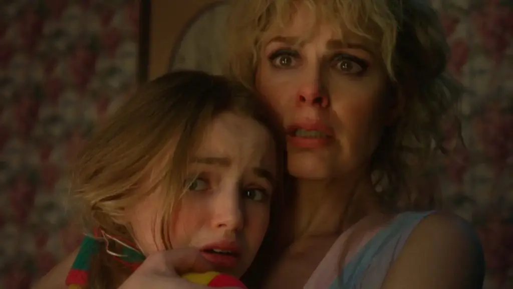 Stranger Things atriz de Holly Wheeler