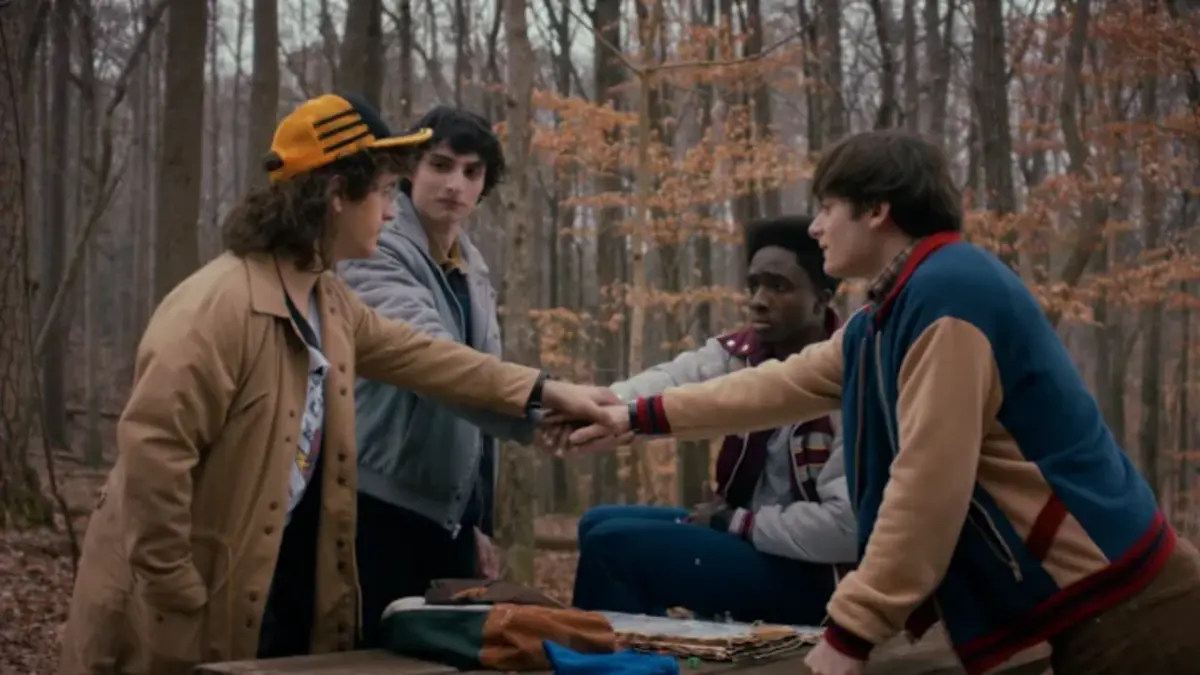cena do epi 1 stranger things 5