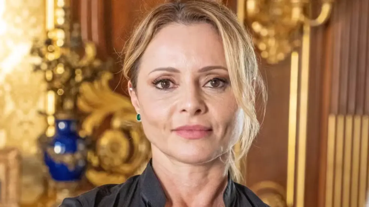 manuela arcanjo renegado