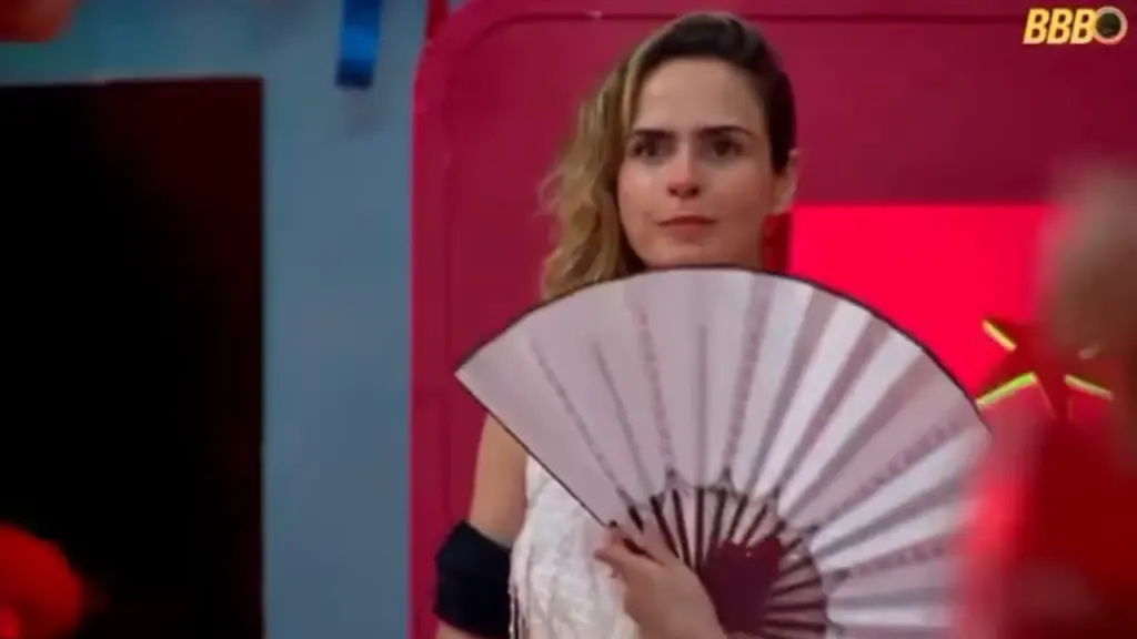 Ana Paula danca sozinha BBB