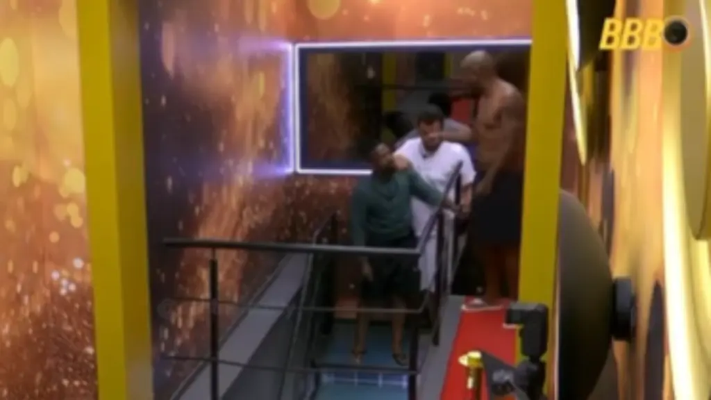 Edilson ameaça Leandro no BBB