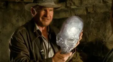 Indiana Jones caveira de cristal