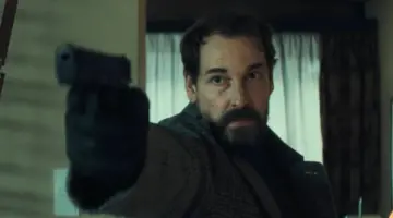 Unfamiliar séries parecidas Netflix