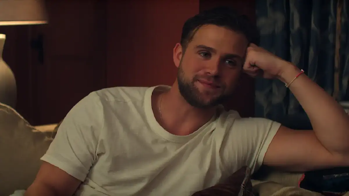 Vladimir na Netflix mudou muito do livro: 7 grandes diferenças da série e a obra original - 9 ator vladimir netflix leo woodall