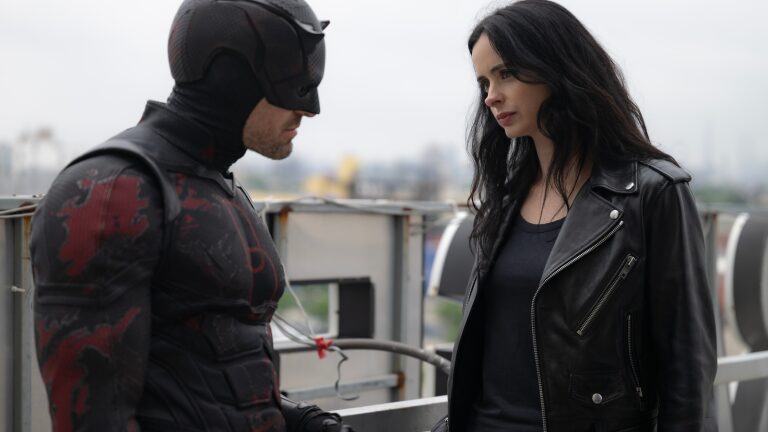 Demolidor: Renascido T2 Episódio 6: Volta de Jessica Jones, prisão chocante e mais - 3 image 7 33 - Demolidor: Renascido T2 Episódio 6: Volta de Jessica Jones, prisão chocante e mais