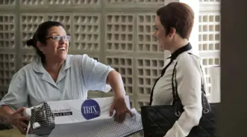 que horas ela volta filme mensagem