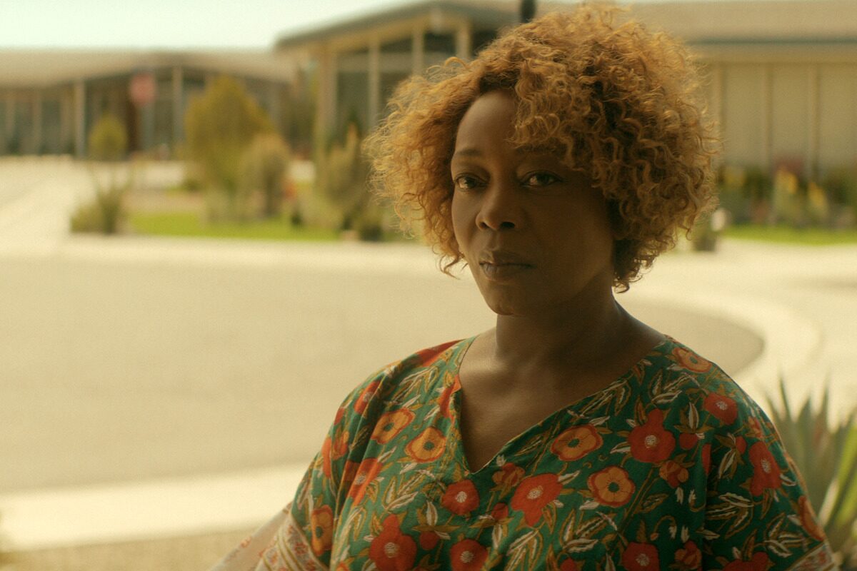The Boroughs elenco da série: os personagens e os atores da série Netflix - 21 image 12 22 - The Boroughs elenco da série: os personagens e os atores da série Netflix