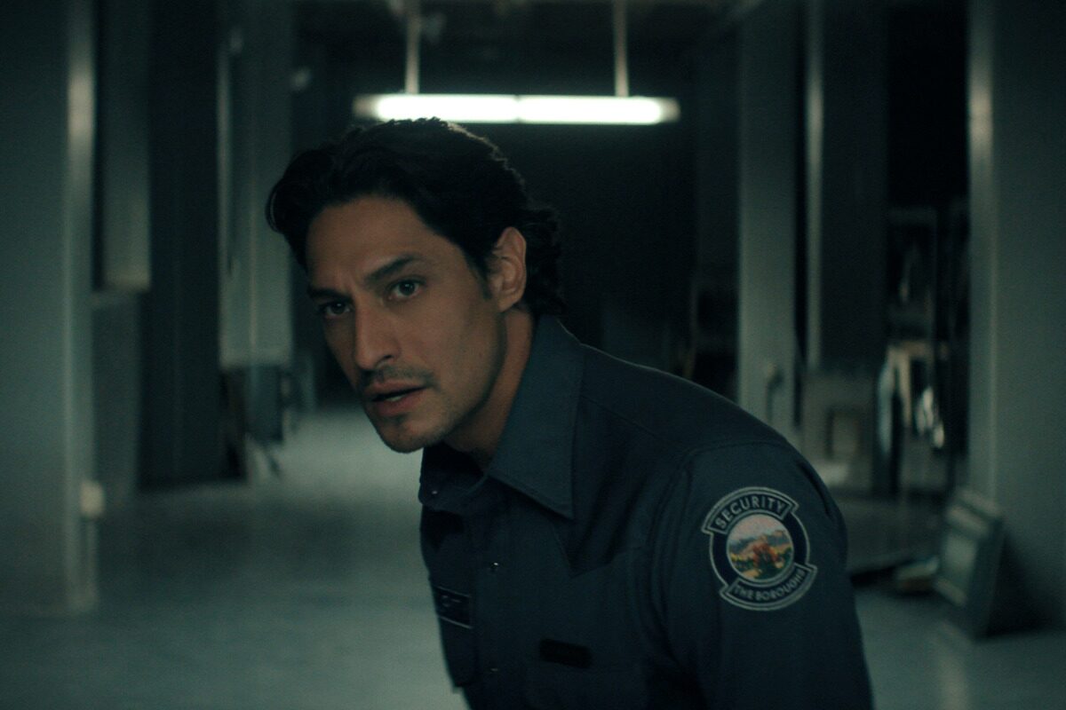 The Boroughs elenco da série: os personagens e os atores da série Netflix - 27 image 12 25 - The Boroughs elenco da série: os personagens e os atores da série Netflix