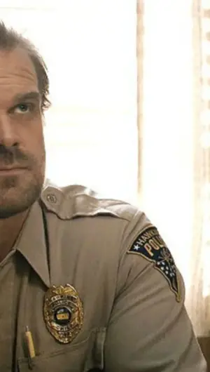 Stranger Things | David Harbour explica briga com Millie Bobby Brown
