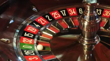 Do streaming ao live casino: como a experiência ao vivo entrou no entretenimento digital