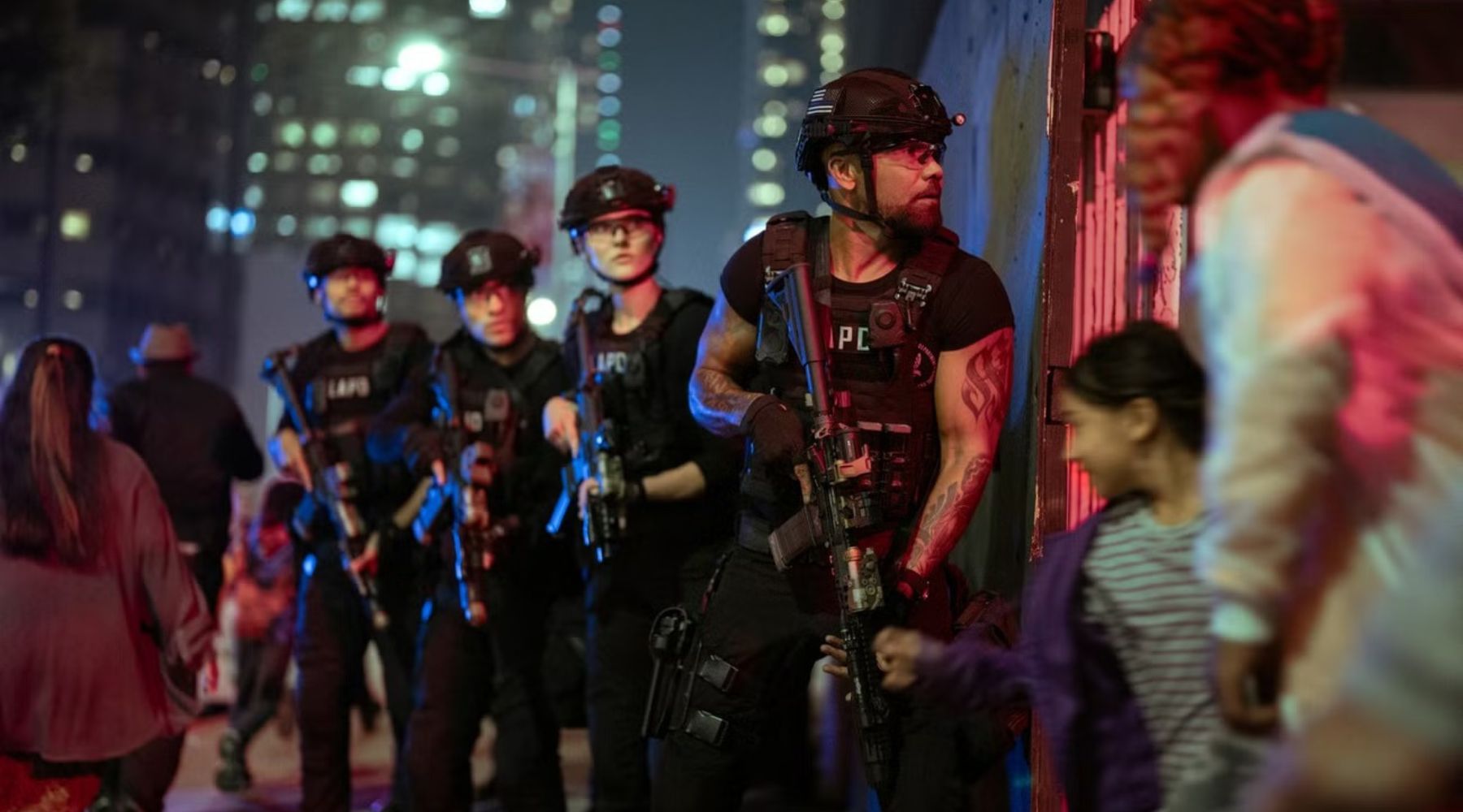 Traição em S.W.A.T. Exiles choca Hondo e redefine a 1ª temporada da série