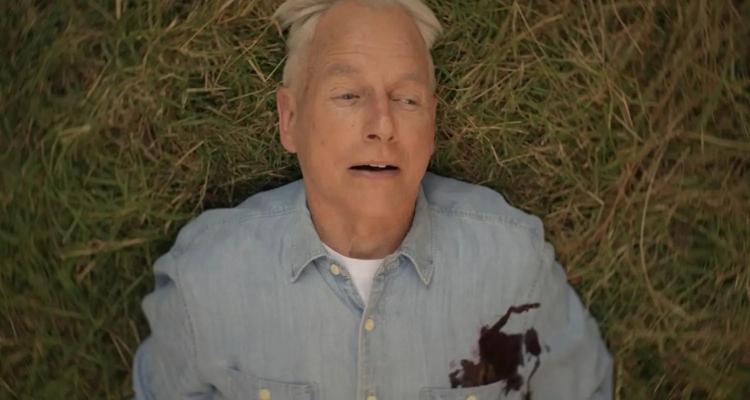Mark Harmon volta em NCIS Origins mas Gibbs é baleado no Alasca